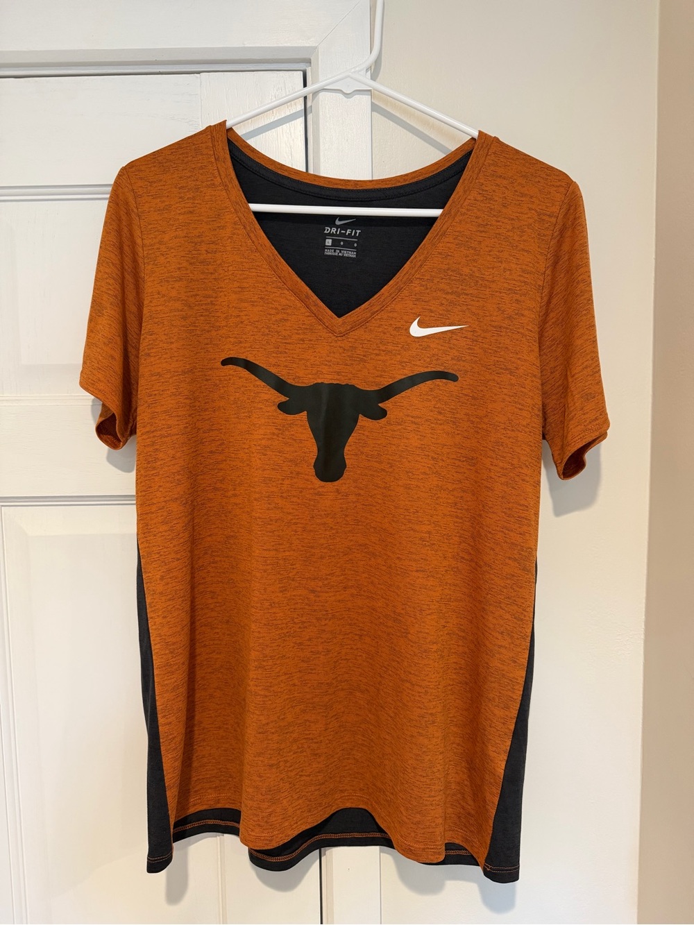 Nike UT Longhorn Orange and Black Dri-FIT V-Neck Athletic Tee Size L